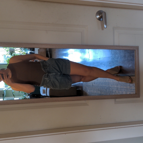 Levi's High Rise Mom Shorts - Picture 10 of 11